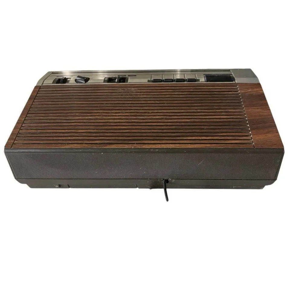 General Electric GE Model 7-4634B Electronic Digital FM/AM Clock Radio